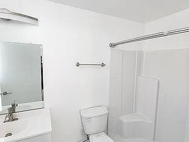 4th image of 1639 W 219th St #5