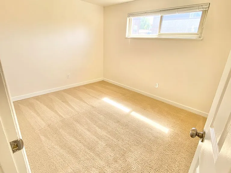 Summit Apartments — Photo 23