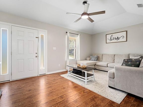 4th image of 9480 Hunters Way Dr