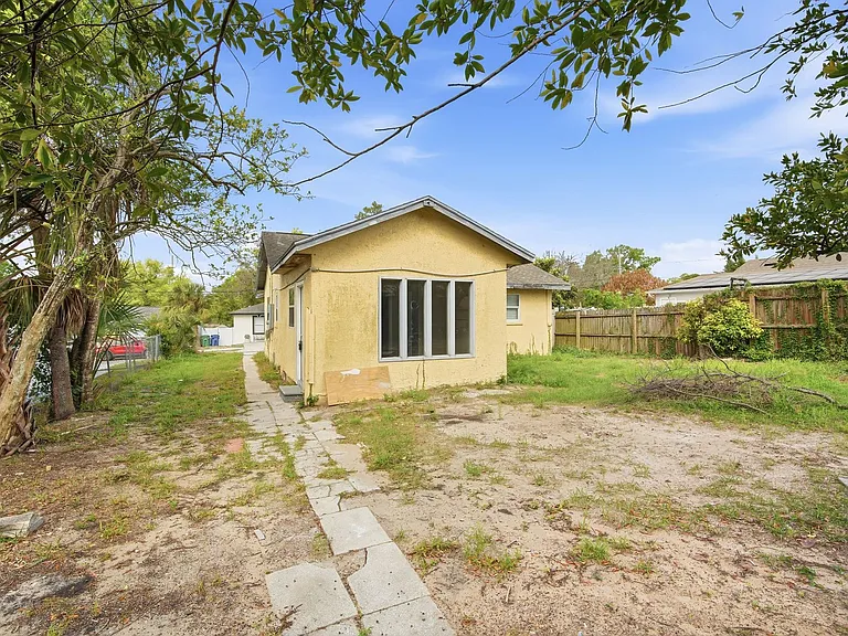 8419 N Semmes St — Photo 15