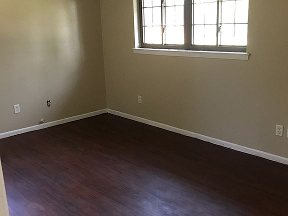 4th image of 4616 S Dr W
