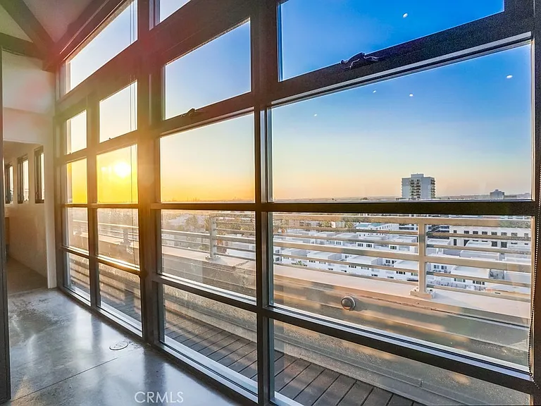 100 W 5th St #Penthouse 9B — Photo 32