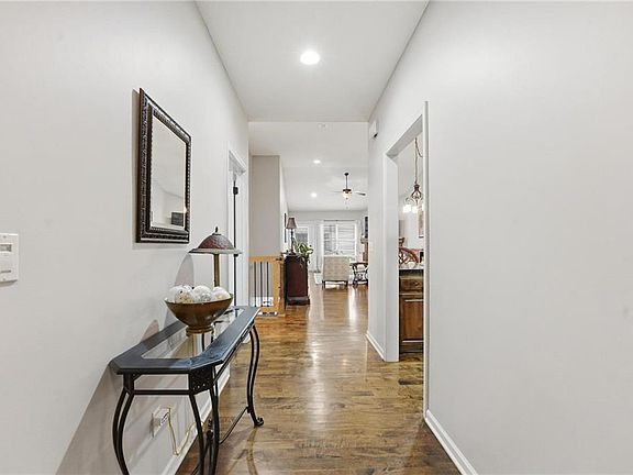 2nd image of 14812 Ashmont Ln