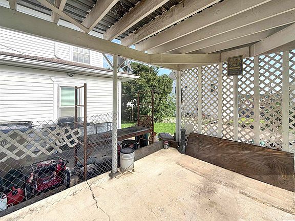 2nd image of 109 N 10th St