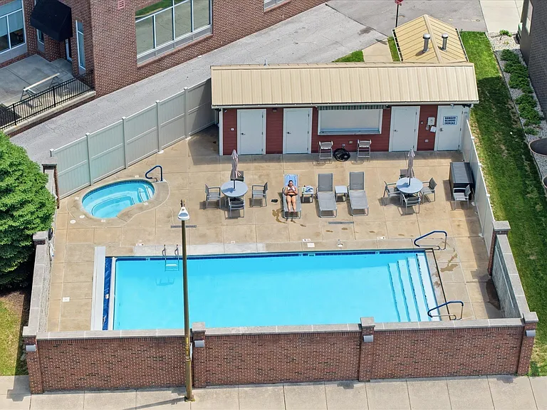 435 Virginia Ave #604 — Photo 28