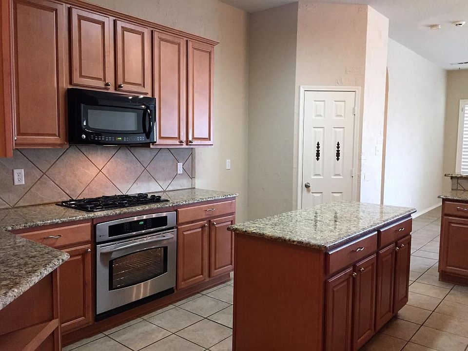 1st image of 5233 Chatsworth Ln