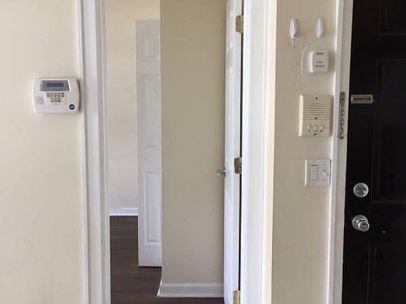 5th image of 269 Bloomfield Ave #4