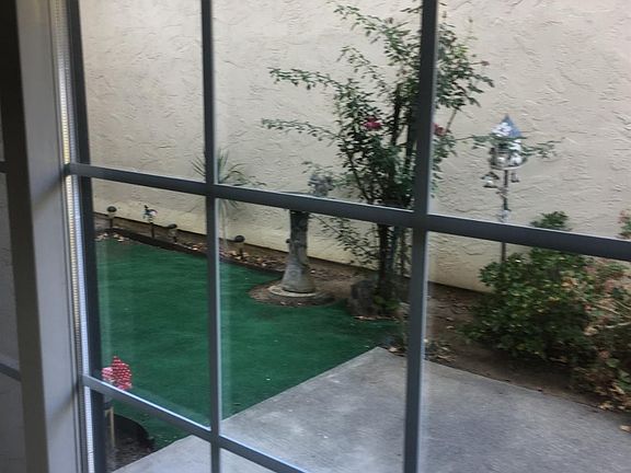 5th image of 301 Acorn Ct
