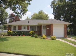 797 South Ct, Baldwin, NY 11510