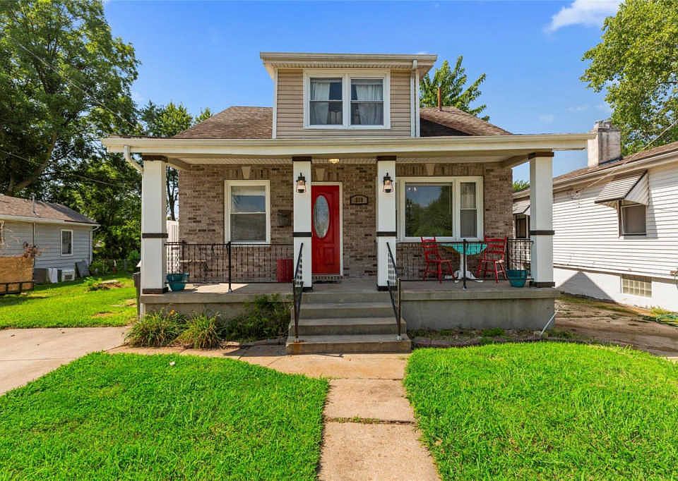 1st image of 318 Little Broadway St