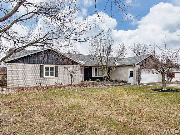 2nd image of 1741 Deerfield Dr