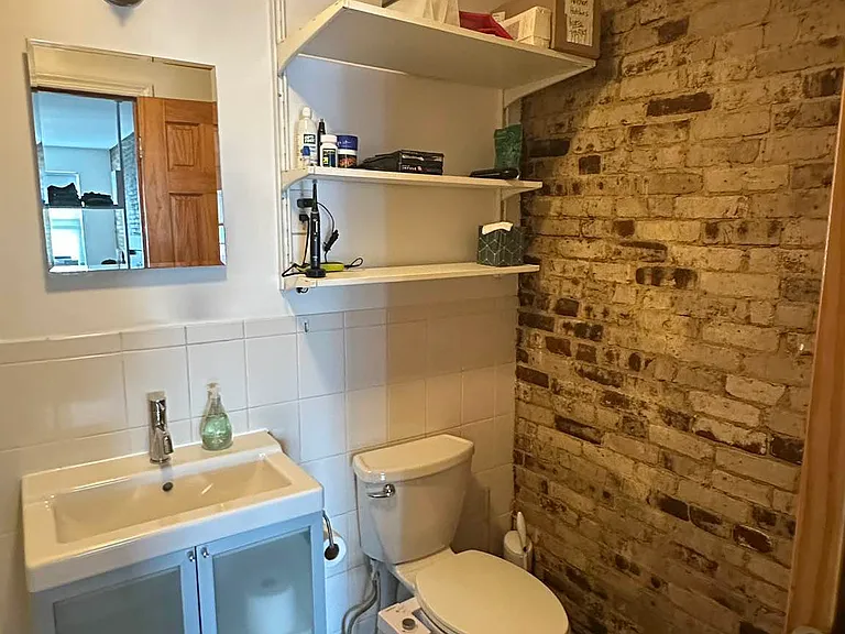 1079 Manhattan Ave #12 — Photo 5