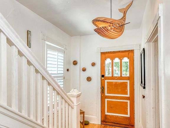 5th image of 64 Weeden St