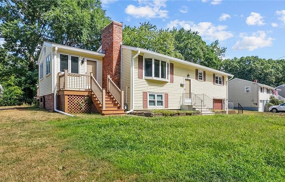 44 Morin St, Woonsocket, RI 02895 Zillow