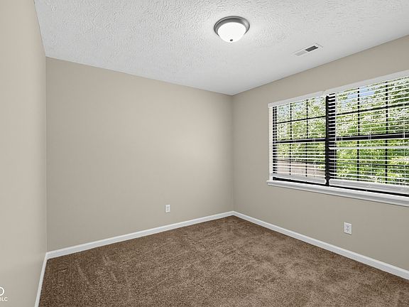 5th image of 1102 N Winding Hart Dr
