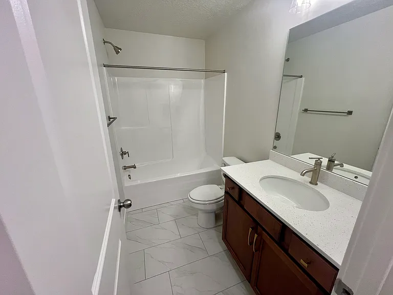 1304 N Sage Dr #2 — Photo 4
