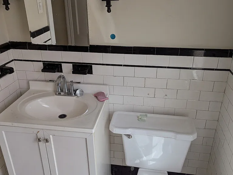 71 Lexington St #2 — Photo 1