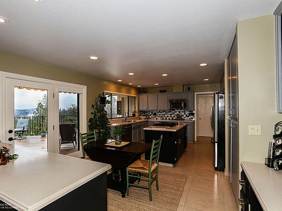 5th image of 16155 Tina Ct