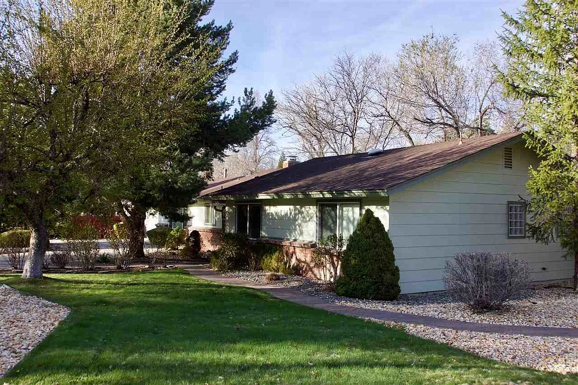 2695 Monterey Cir photo 1