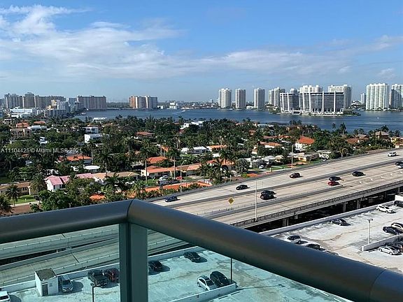 5th image of 19370 Collins Ave #1506-00371