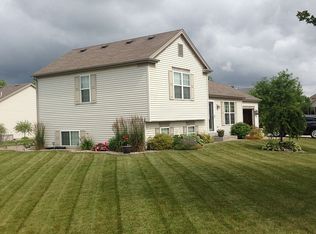 W201N17235 Raymond Rd, Jackson, WI 53037