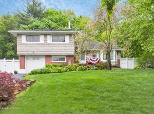 80 Cornell Dr, Smithtown, NY 11787