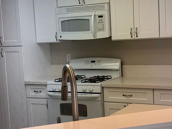 4th image of 26219 Corona Dr