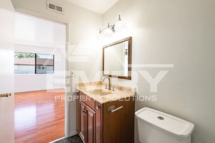 9781 Karmont Ave — Photo 33