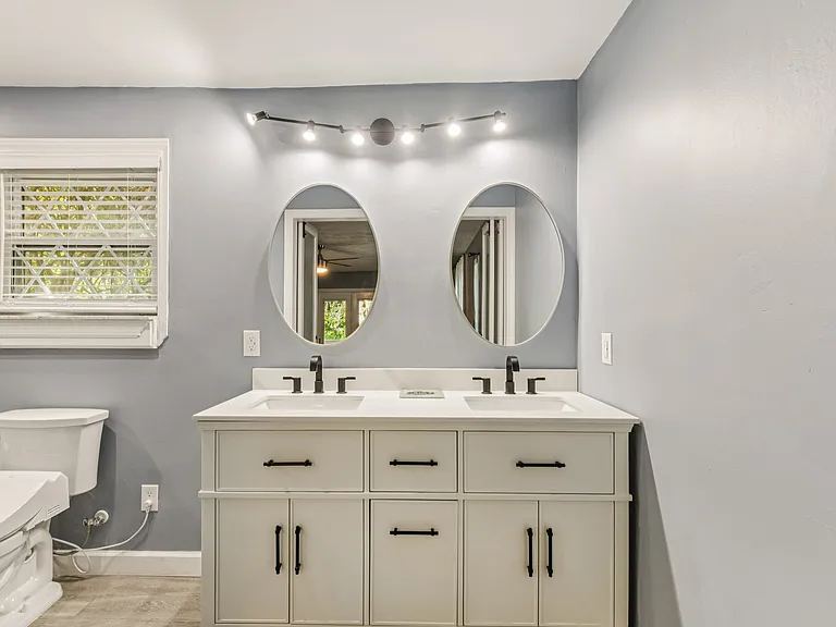 5210 River Park Villas Dr — Photo 37