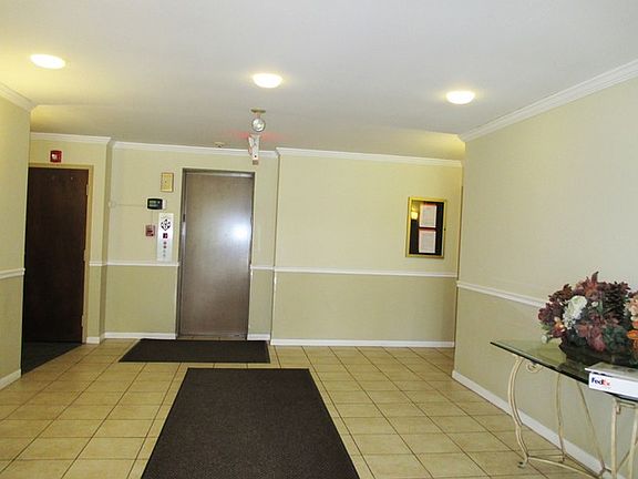 3rd image of 5510 Lincoln Ave #G-b1