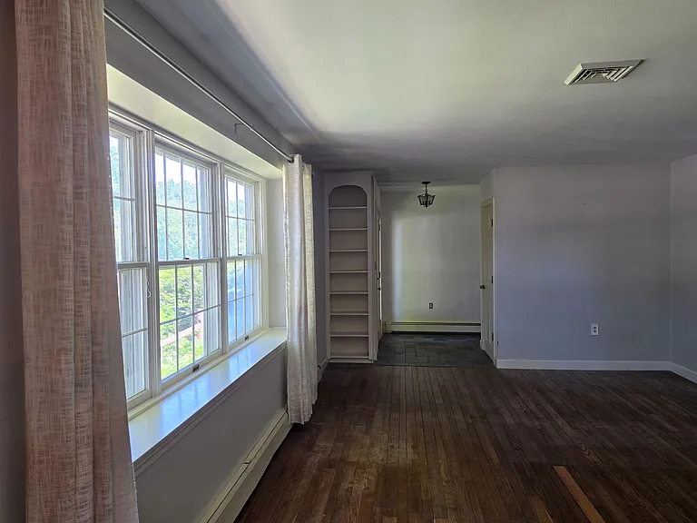 51 Eastern Ave — Photo 20
