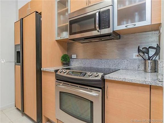 4th image of 2775 NE 187th St APT 516