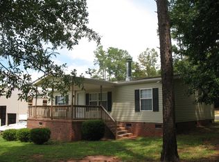 1004 Clearwater Shores Rd W, Fair Play, SC 29643