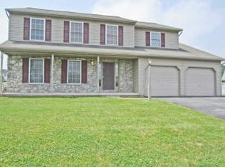 230 Pebble Beach Dr, Mount Wolf, PA 17347