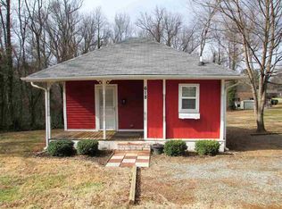 618 S 8th St, Mebane, NC 27302