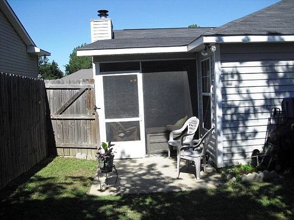 5th image of 14 Lexington Cir