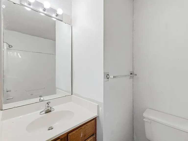 126 W Terrace Ct — Photo 11