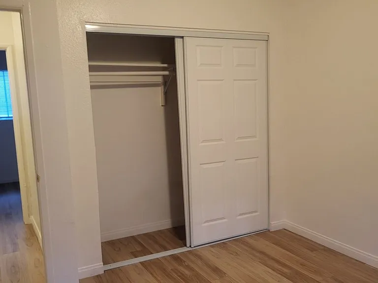 2315 W Compton Blvd #B — Photo 7