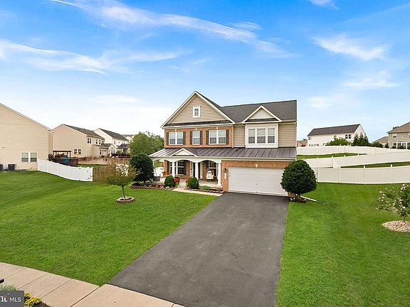 2nd image of 103 Renee Ln