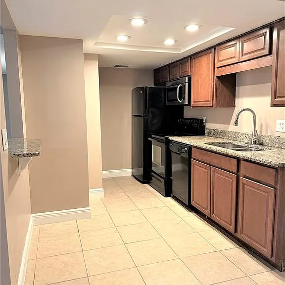 5057 Vineland Rd #5057 — Photo 8