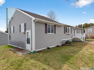 23 Skyview Ter, Groton, CT 06340
