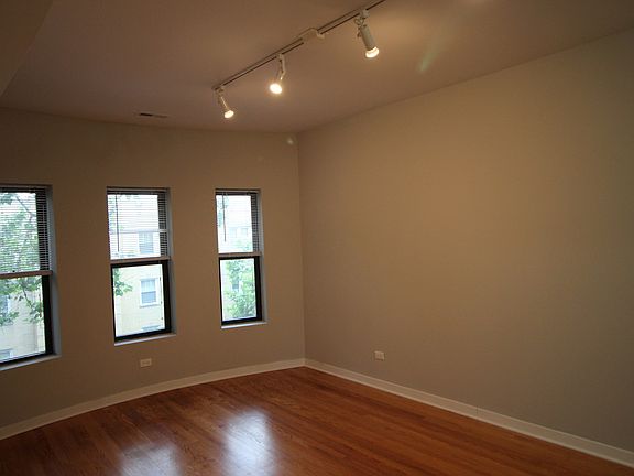 3rd image of 2325 W Arthur Ave APT 3