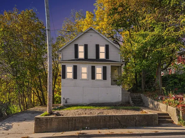 1016 Broad St, Saint Joseph, MI 49085