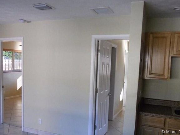5th image of 644 NE 16th Ave #3