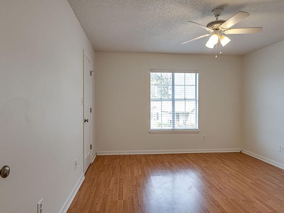 5th image of 2142 Mullen Cir