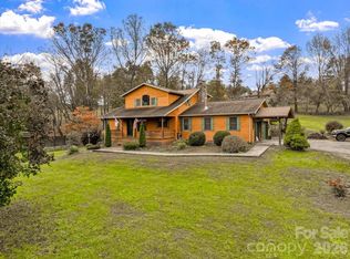179 Riverwalk Dr, Burnsville, NC 28714