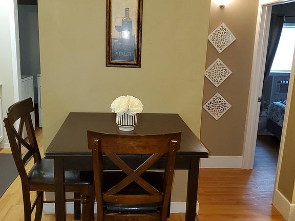 4th image of 8903 Pineridge Dr #C