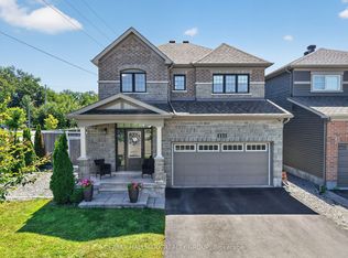220 Enclave Walk, Ottawa, ON K1W 0J4