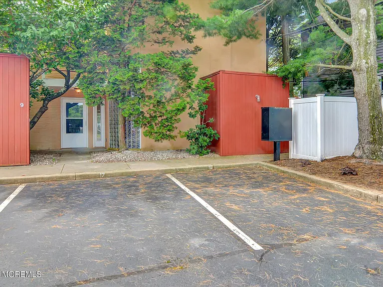 44 Marion St #9 — Photo 24