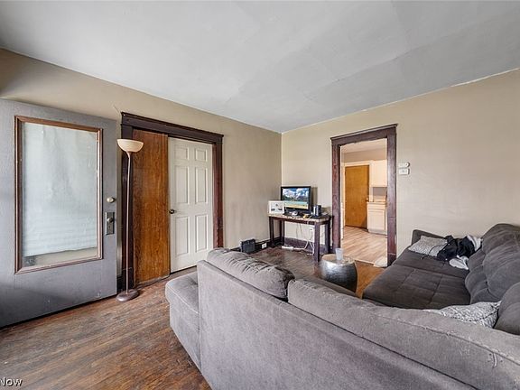 5th image of 9612 Mount Auburn Ave